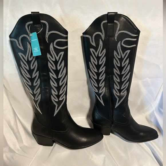 NWT Maurice’s 8.5 black embroidered cowboy boots - Picture 2 of 7